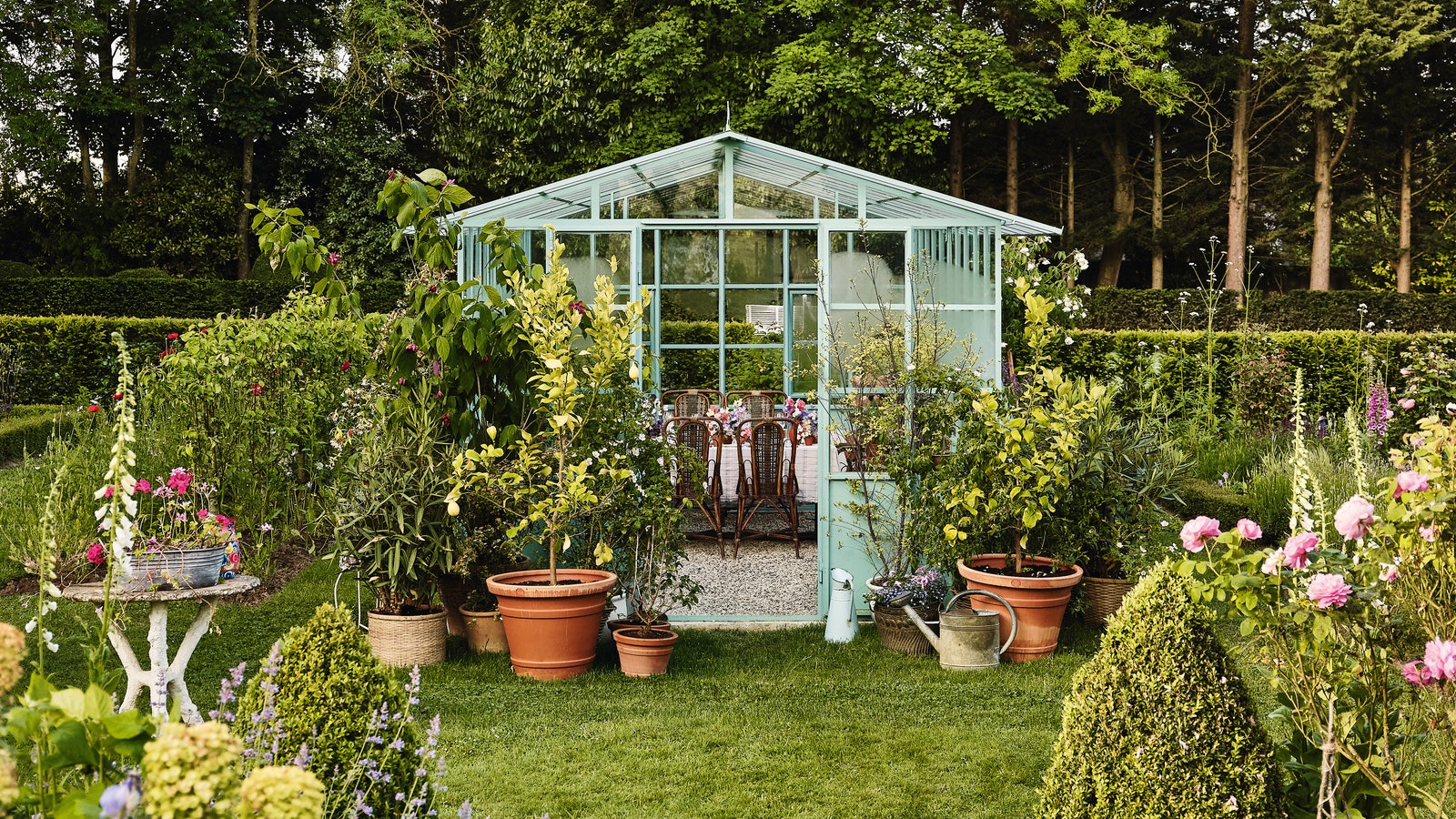 Design ideas for elegant greenhouses