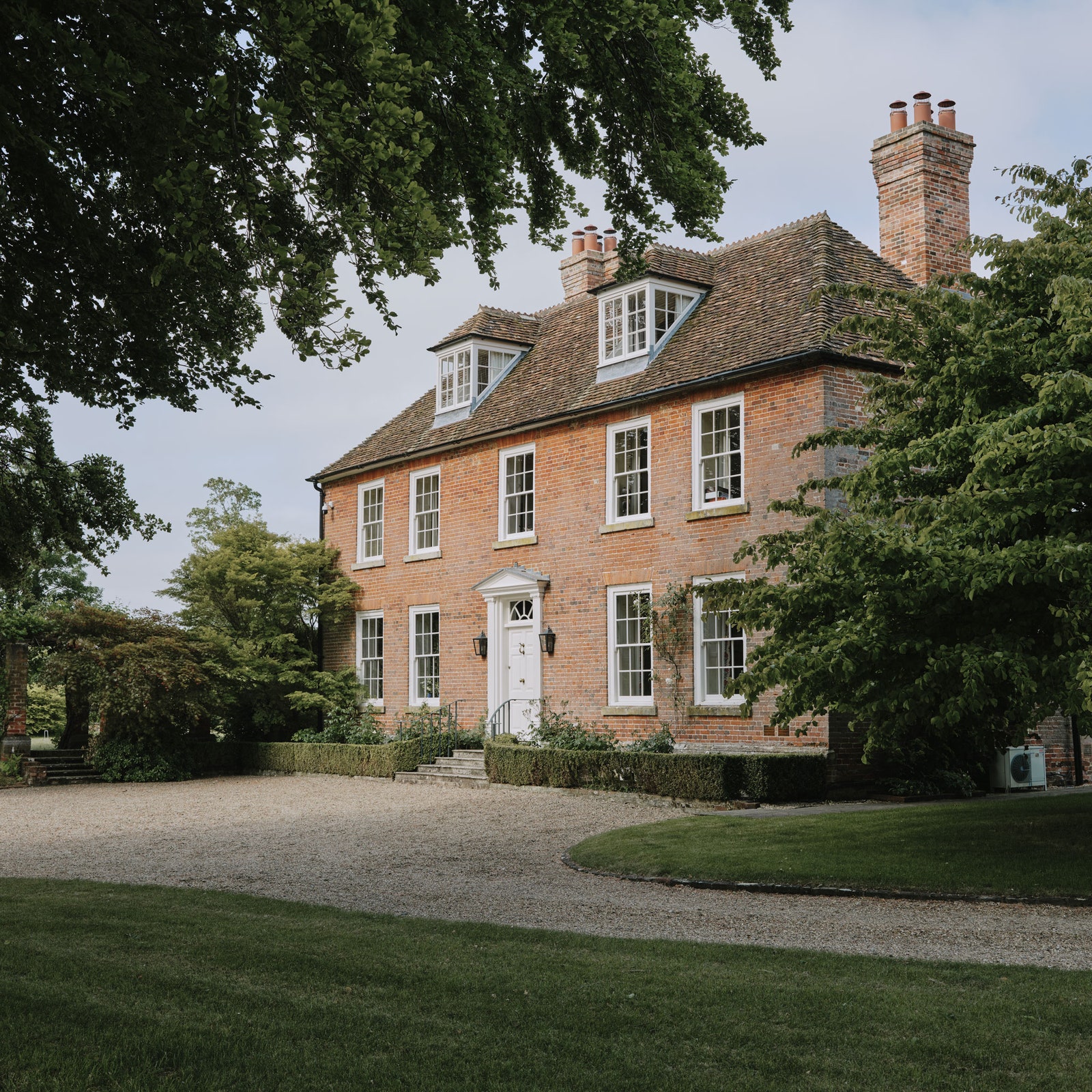 A handsome Georgian rectory in Hampshire with contemporary country interiors by Tamsyn Mason