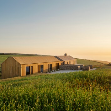 Woodford Architecture and Interiors' project on the Cornish coast is beautiful and eco-conscious